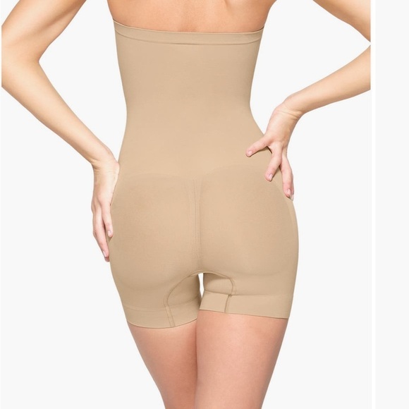 NEW SKIMS  clay seamless sculpt strapless Shorty bodysuit new in pkg/no box - Picture 3 of 7